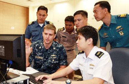 US and 5 ASEAN navies hold counter-terrorism training in Philippines - ảnh 1